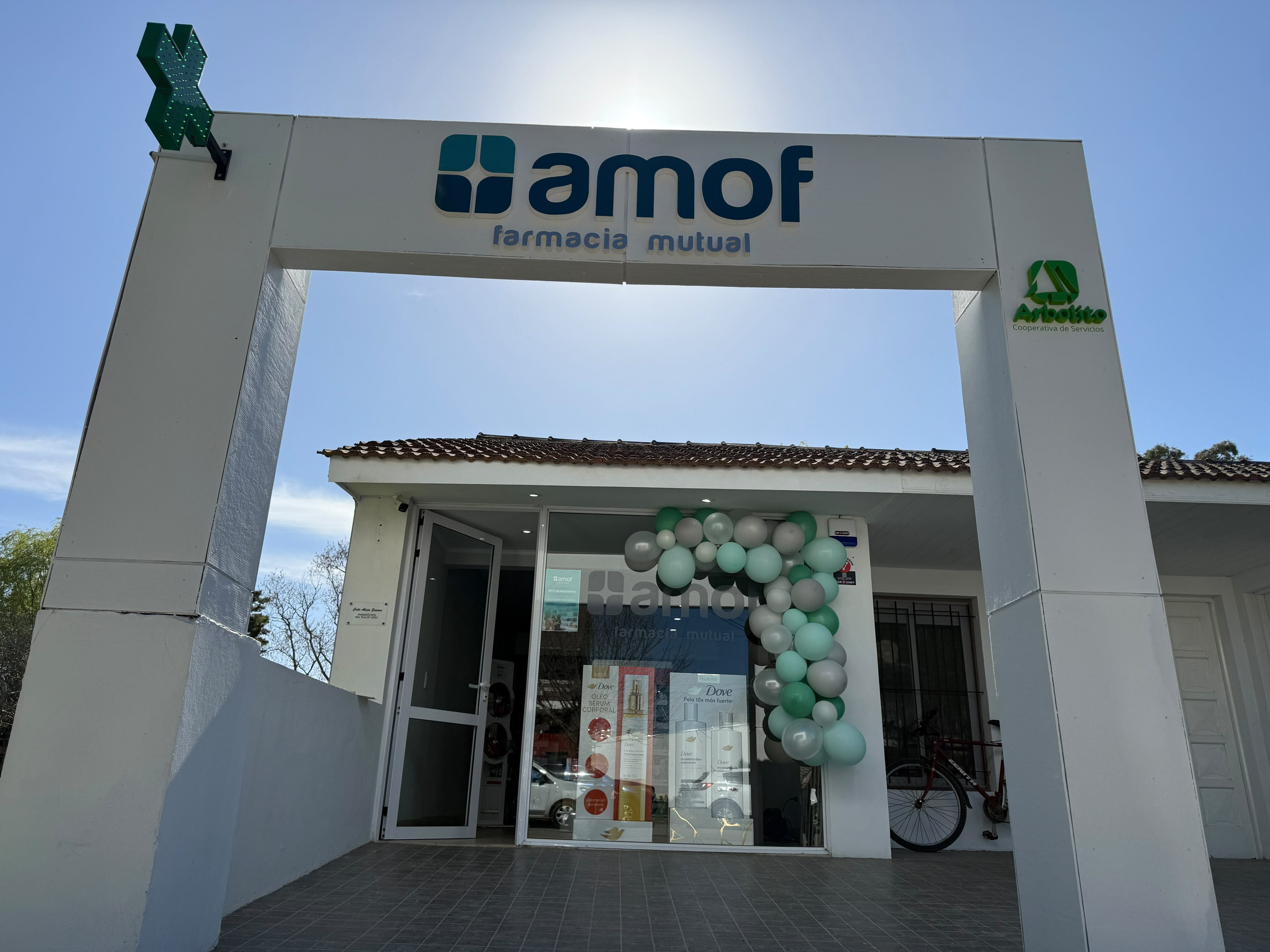 Farmacia AMOF abrió en Santa Clara de la mano de la Cooperativa Arbolito